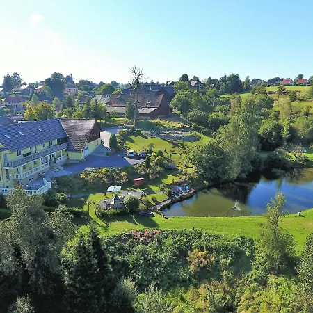Picturesque In With Pond * Lichtenhain (Sebnitz)